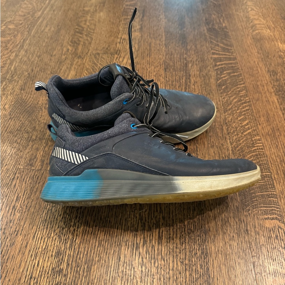 Boys/ men’s golf shoes by Ecco 7.5